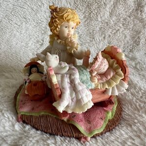 Laura's Attic "Sshhh Baby's Sleeping" Figurine by Karen Hahn Enesco 1992 No Box